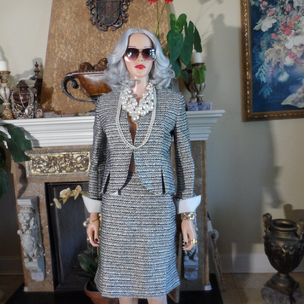 Balenciaga Paris Black/Ivory Tweed Skirt Suit w/Raw Edges Trim Detail Size 40-8